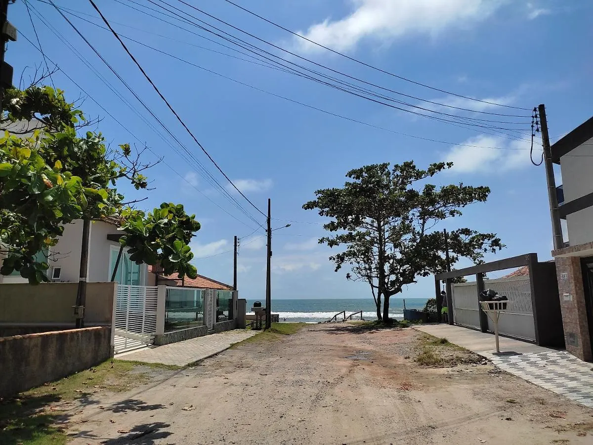 Casa de Férias Casa Brisa do Mar Itapoá conforto à uma quadra da praia