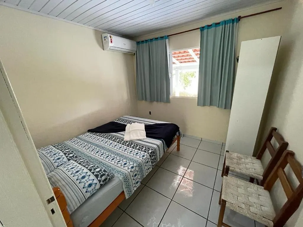 Casa Brisa do Mar Itapoá conforto à uma quadra da praia Itapoa (Santa Catarina)