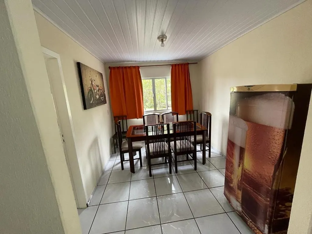 Casa Brisa do Mar Itapoá conforto à uma quadra da praia
