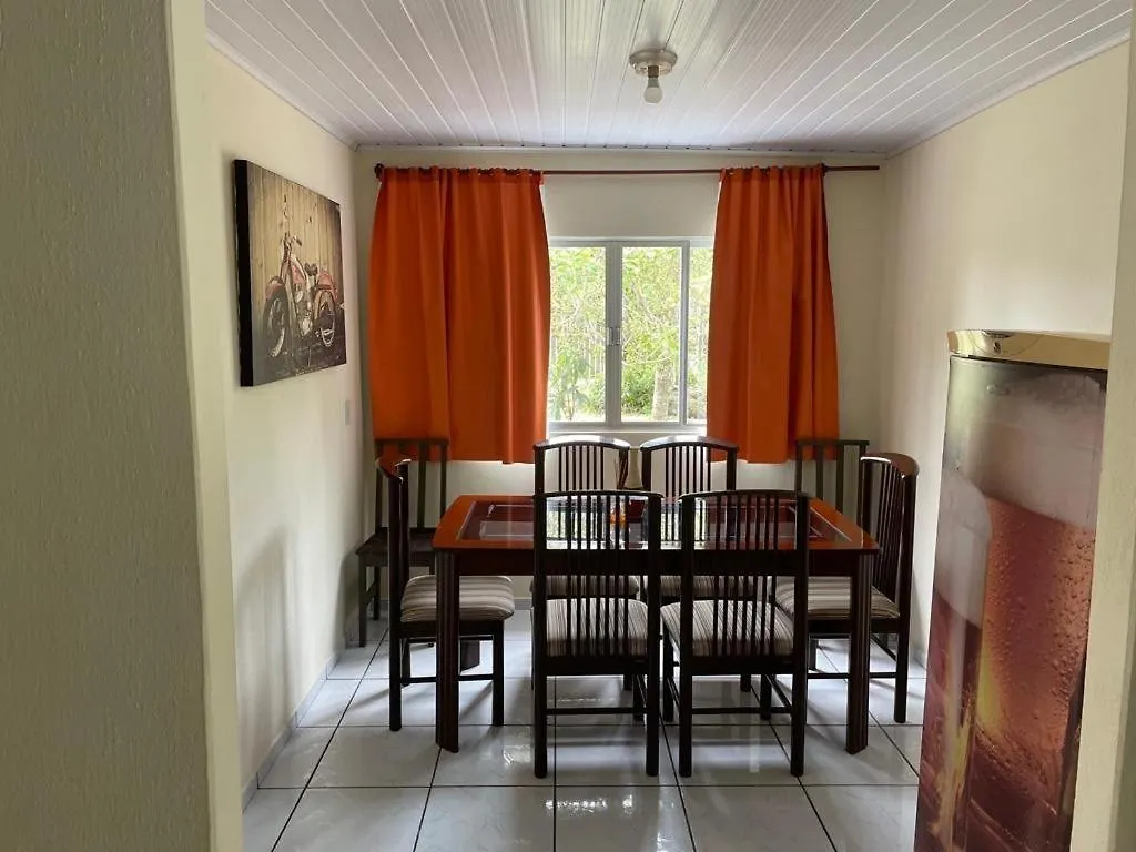 Casa de Férias Casa Brisa do Mar Itapoá conforto à uma quadra da praia